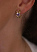 Nærbilde av melodie øredobb i lavendel