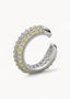 Produktfoto av Pave earcuff med glitrende oliven cubic zirconia stener og sølv. Earcuffen ligger plassert på en hvit og minimalistisk bakgrunn.